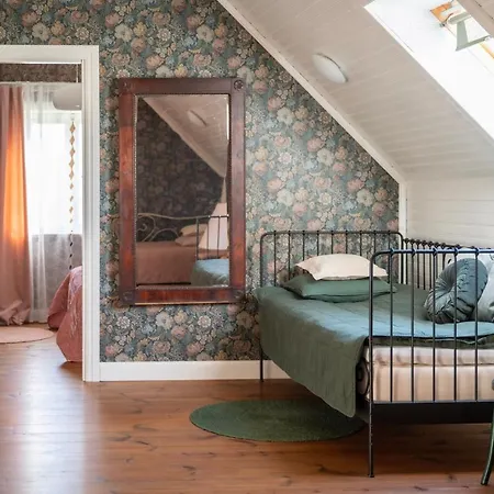 Roose Guesthouse *