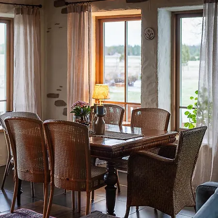 Roose Guesthouse Кярдла