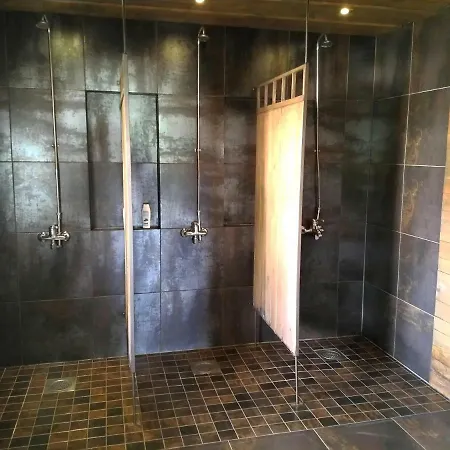 Roose Guesthouse Кярдла